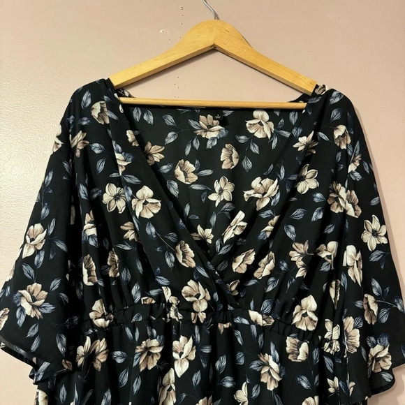 Torrid Lily Babydoll Georgette Surplice Blouse  Womens Size 1 Floral - Picture 5 of 11